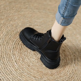 英伦风真皮厚底洋气炸街马丁靴女2024年秋冬新款 百搭圆头短靴子女