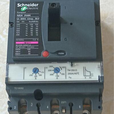 热卖现货供应全新断路器NSX160N 3P