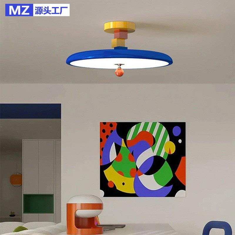 孟菲斯2025新款餐厅吊灯儿童卧室创意飞碟餐桌吧台护眼灯极简灯具