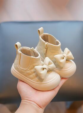 女宝宝靴子春秋款0-2-3两岁半4婴儿公主鞋软底防滑学步鞋女童短靴