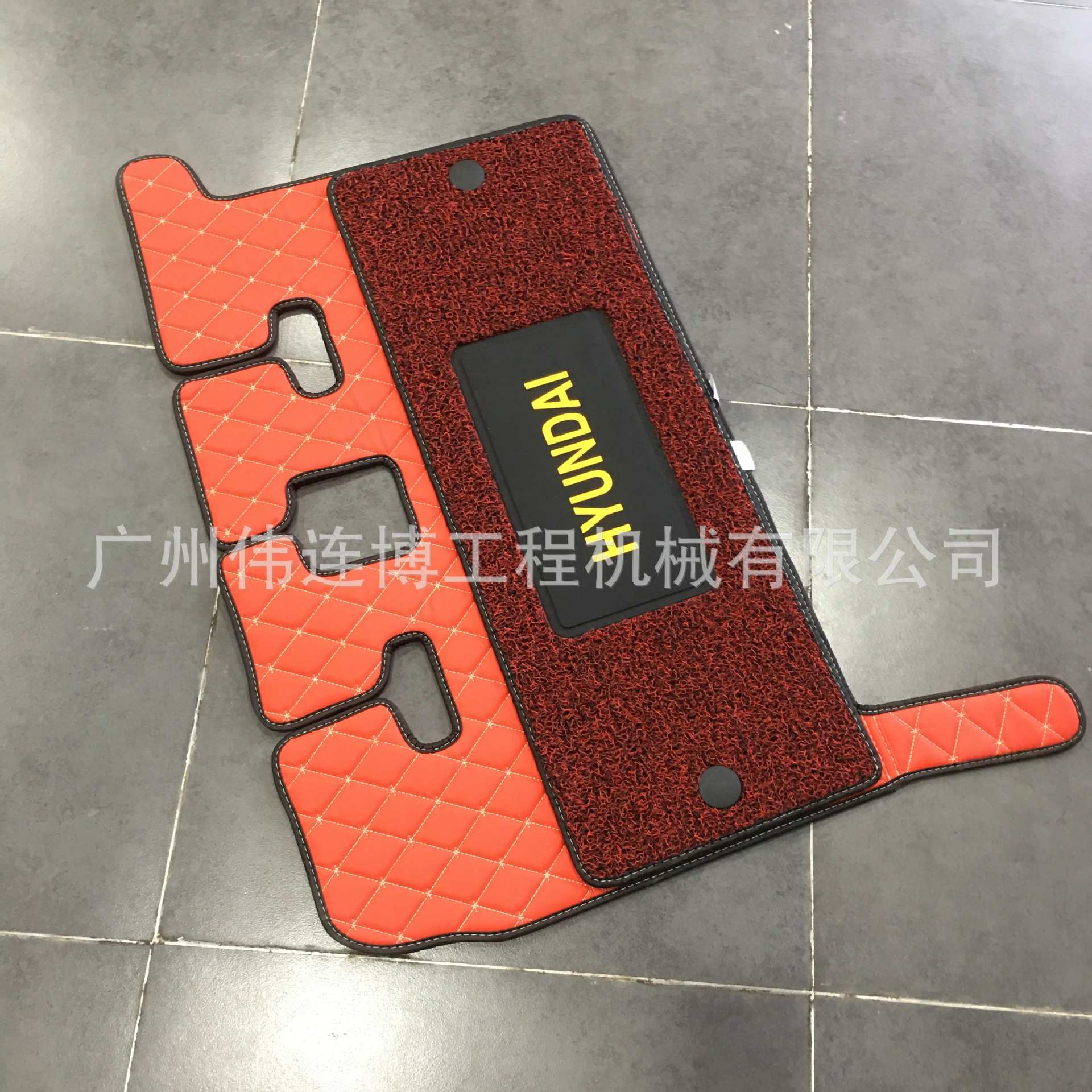 供应 挖掘机脚垫现代R60-7驾驶室踩脚加厚地毯脚垫子 挖机配件