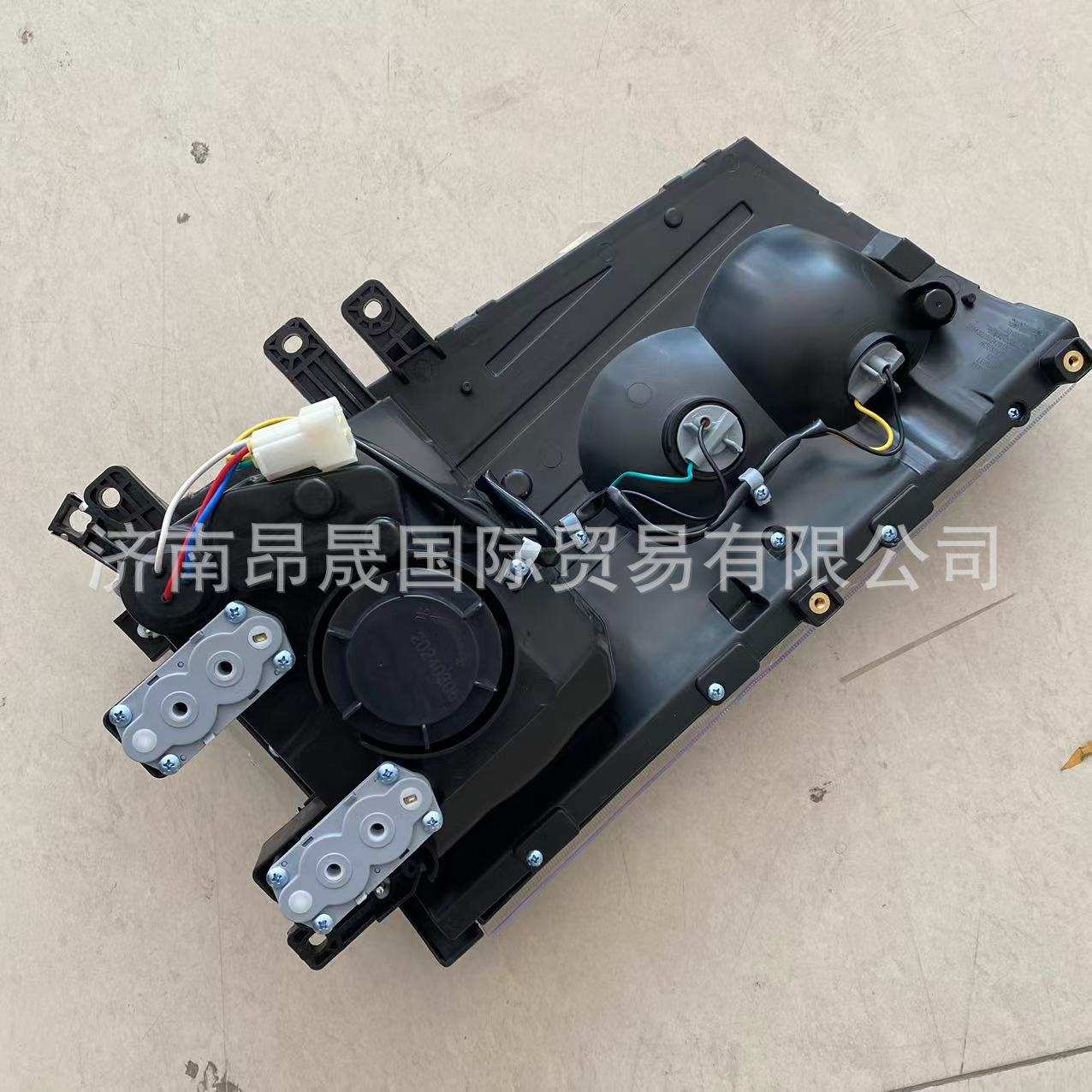 重汽HOWO轻卡配件右组合前灯总成(右置车)大灯 LG9704721002