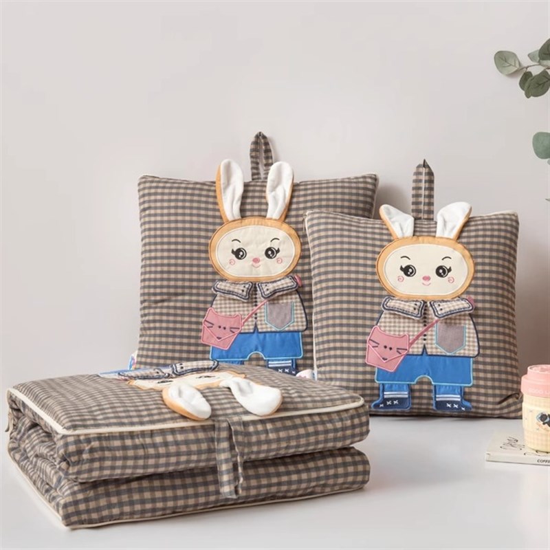 全棉汽车内抱枕被子两用二合一新款可折叠午睡毯子靠枕.头被空调