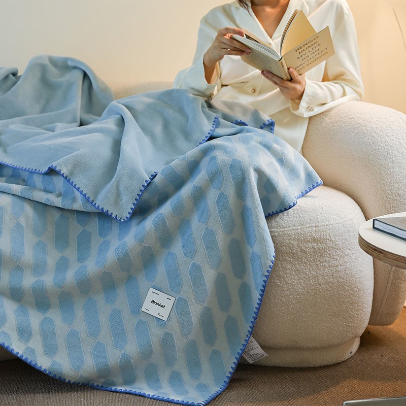 北欧简约立体烂花羊绵绒毯t子单双人牛奶绒毛毯办公室沙发午睡盖