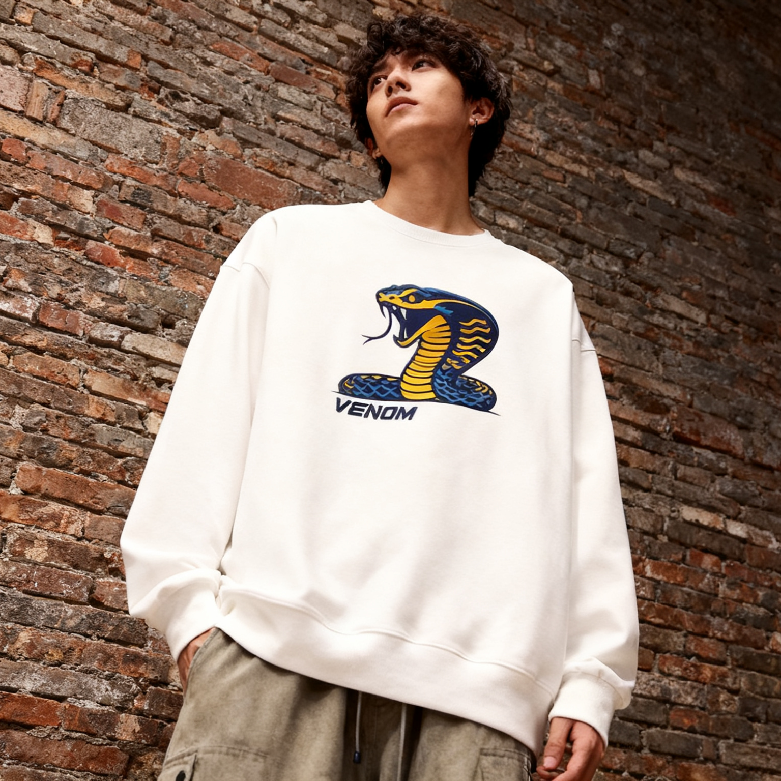 潮牌圆领卫衣男秋季白色长袖T恤眼镜蛇元素街头风宽松休闲套头衫