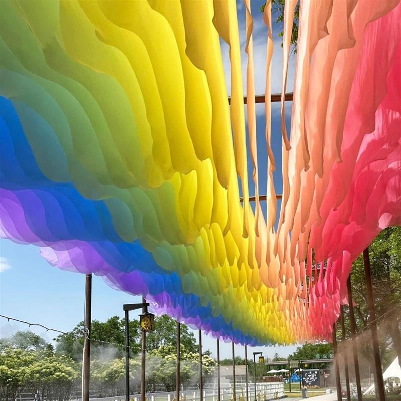 网红彩色风动吊i顶纱幔波浪布幔户外景区海洋馆装饰海边游泳池遮