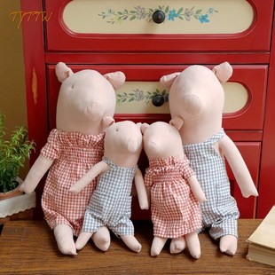 北欧小猪布艺玩偶陪睡怀抱棉麻安抚娃娃公仔过家家家具拍照道具
