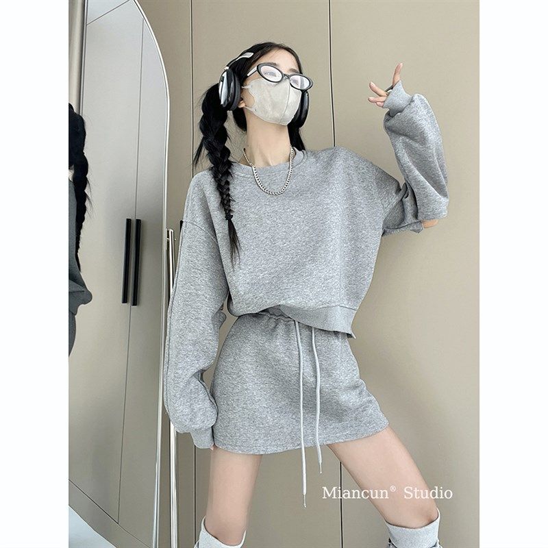 小个子穿搭一整套休闲套装女秋季2025年新款卫衣配裙子两件套裙装,女装/女士精品,时尚套装,淘宝优惠券,粉丝福利购,淘宝优惠卷