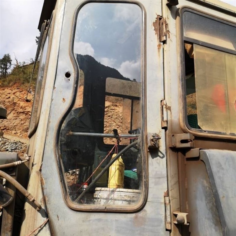 山推13推土机玻璃/专用s钢化/前挡后挡左右门推拉玻璃/厂家不包邮