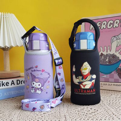 杯具熊保温杯套儿童学生水杯套保护套600ml斜挎杯子套通用水壶套