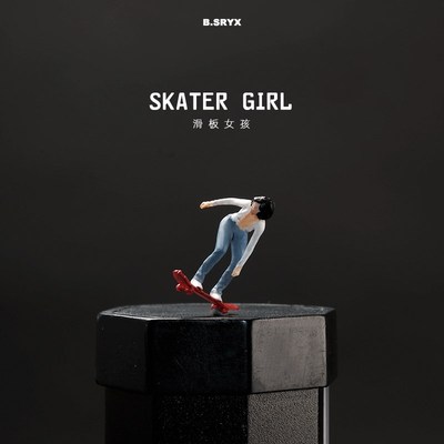 1:64滑板车少女微缩人偶街头女孩模型沙盘场景道具手办微拍小人摆