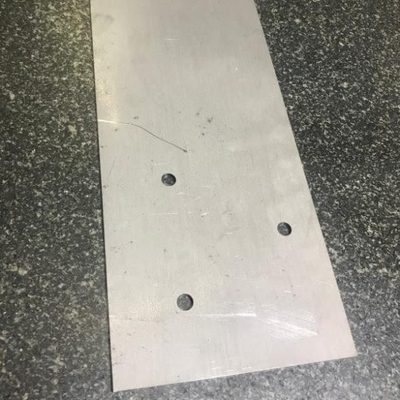 久保田988振动筛前导轨下框架加强板右侧粮仓里边   欢迎大家购买