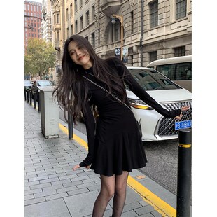 辰米范 显瘦百褶短裙 黑色半高领针织连衣裙女内搭打底裙气质长袖