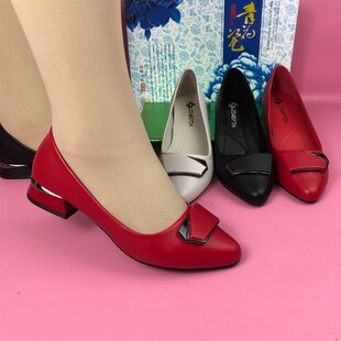 2021新春舒适软真皮底平底女士方跟小单鞋 休闲纯色浅口中年妈妈鞋