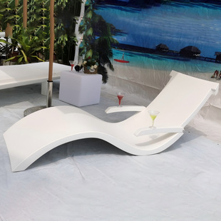 泳池躺椅海边庭院酒店别墅休闲椅带扶手防水防晒耐用日光浴扶手躺