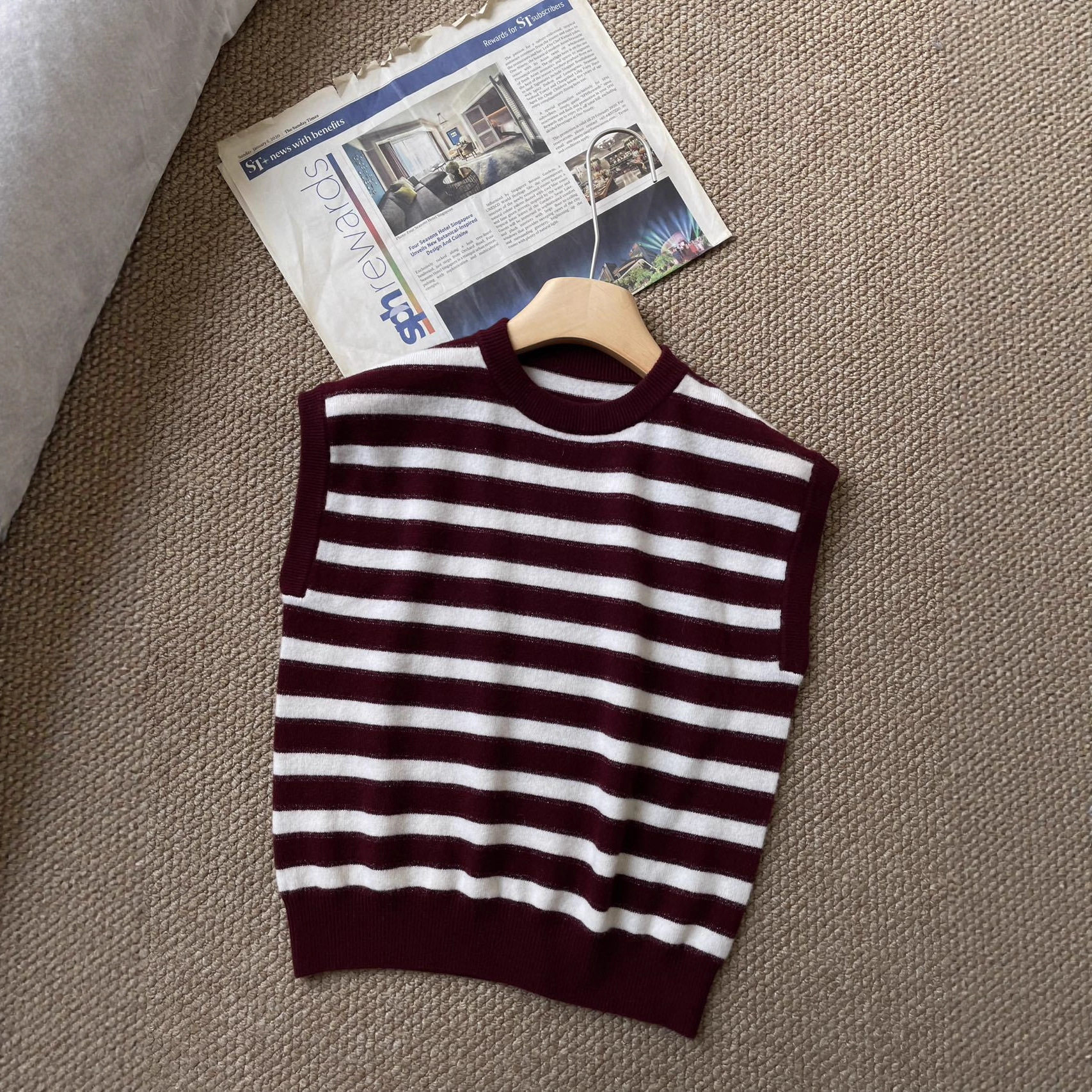 25年B*C家早秋新款酒红撞色条纹羊绒套装圆领针织开衫无袖背心女