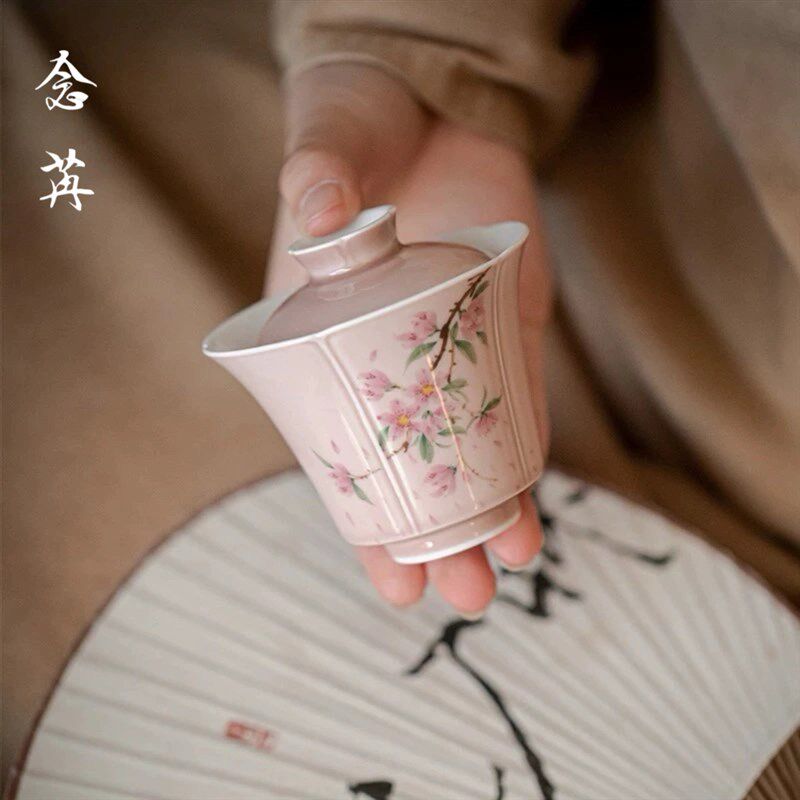 念苒新品釉下彩手绘桃花瓣盖碗文人茶器功夫茶具家用粉色泡茶碗