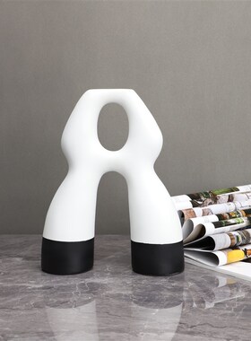 现代简约轻奢树脂抽象艺术摆件客厅样板间电视柜茶几软装饰品摆放