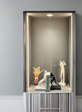 现代简约运动风人物雕塑客厅电视柜摆件书房摆设品样板房软装饰品