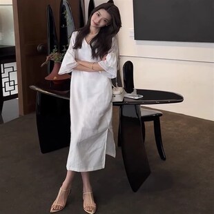 法式v领白色喇叭袖连衣裙女夏天显瘦长裙设计感宽松开叉气质裙子