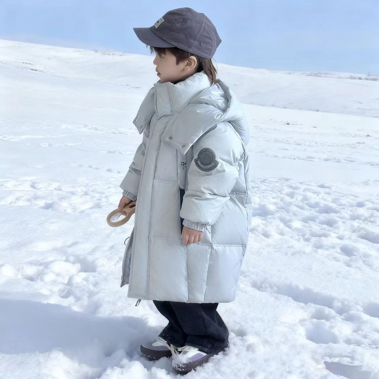 男孩儿童羽绒服新款中小童2025冬装宝宝加厚保暖女童连帽外套洋气