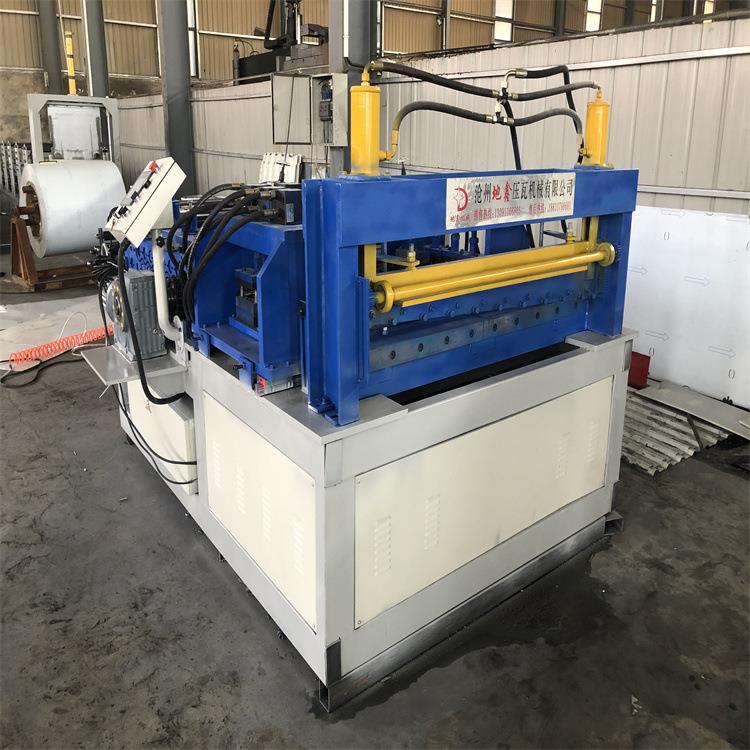 陶瓷板新型外墙保温装饰一体机设备压瓦机 沧州地鑫压瓦机 压花机