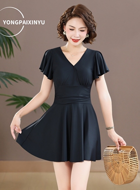 泳衣女高级感2025年新款纯色遮肚显瘦保守胖mm大码分体泡温泉泳装