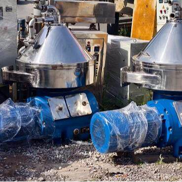 新进2台南京绿洲产RPDB313型碟片离心机带原厂控制柜带说明书