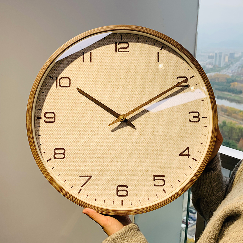 2023新款现代简约实木客厅挂钟家用极简餐厅钟表创意X时尚挂墙时