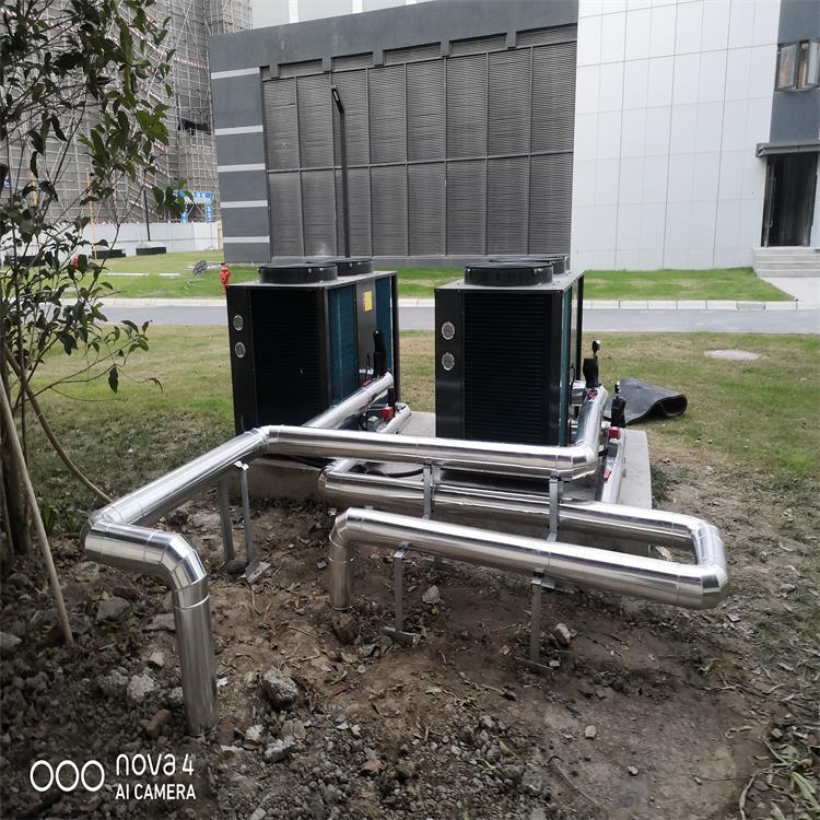 常熟员工宿舍平板太阳能集热器热水工程 空气源热泵热水器结合