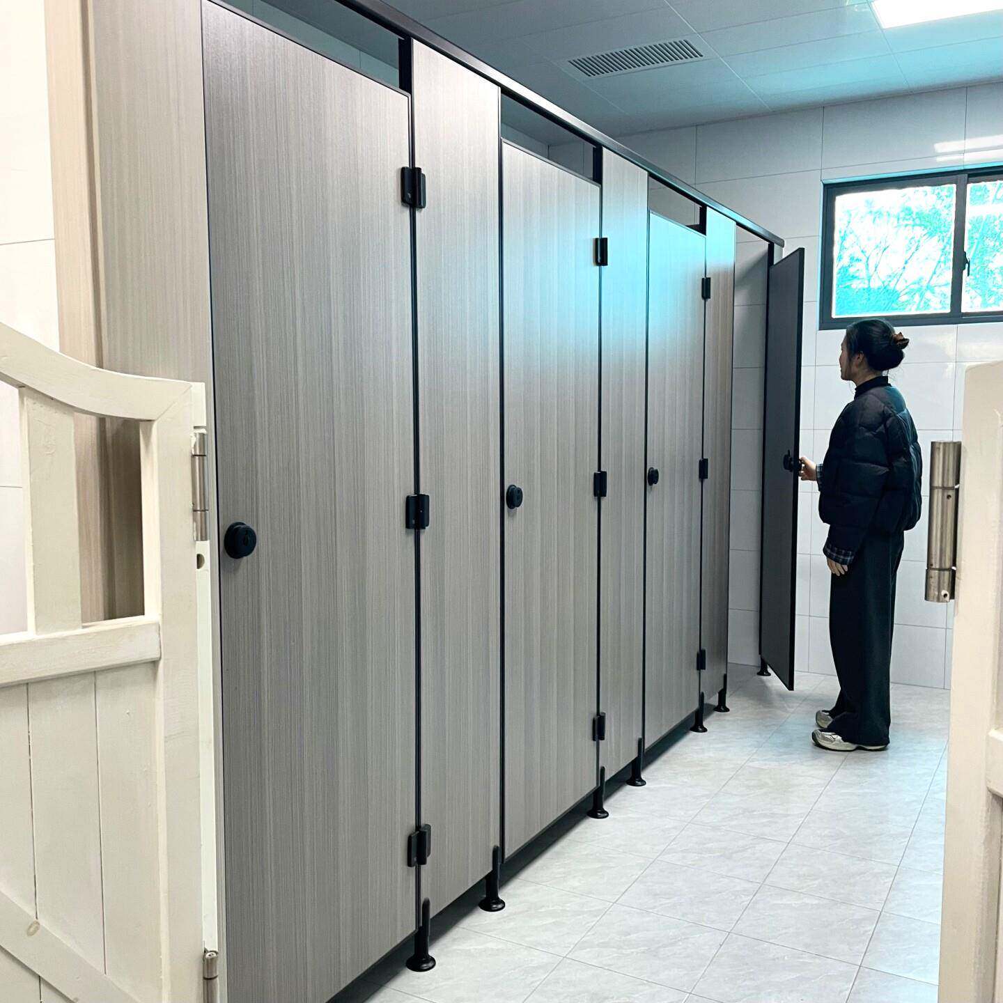 公共厕所隔断抗倍特耐潮板淋浴房pvc防水板简易安装卫生间隔墙门
