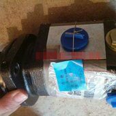 徐工吊车转向机助力油泵12吨16吨25k20B方向机助力油泵转向机油泵