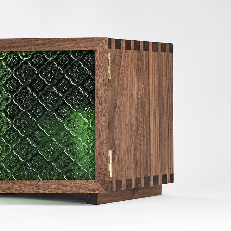 黑胡桃木小柜子复古风绿色压花玻璃门双开门燕尾榫榫卯结构储物柜