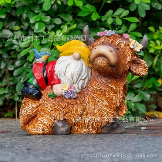 花园户外精灵小矮人骑牛工艺品摆件太阳能庭院装饰品景观布置灯装