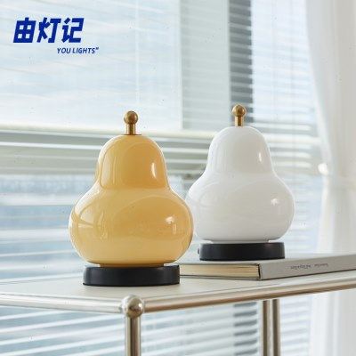 由灯记法式中古奶油梨子小夜灯卧室床头书房充电氛围便捷装饰台灯