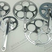 自行车通用牙盘链盘方孔圆孔牙曲柄一体分体32 52齿