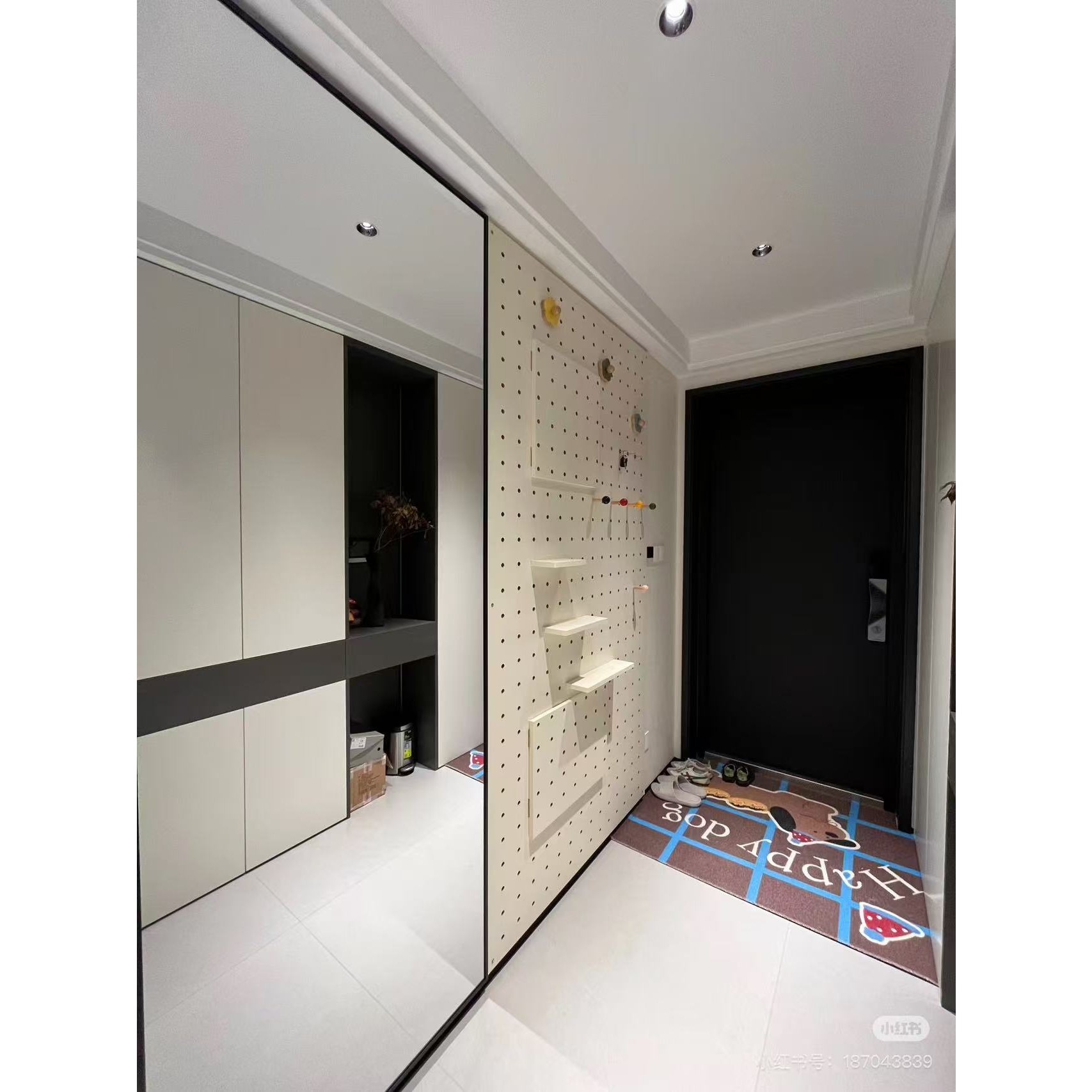 定制洞洞板一体穿衣镜屏风隔断玄关入户进门置物架家用客厅收纳架