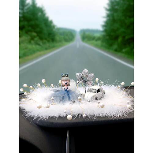 网红女神款车载摆件可爱车上中控台创意汽车饰品车内装饰用品大全