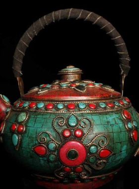 尼泊尔工艺纯铜镶嵌宝石酥油壶茶壶老黄铜彩绘铜茶壶藏式收藏摆件