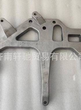 适用于豪沃T5T7汕德卡陕汽曼752-41615-5102右保险杠支架总