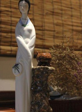 《貂蝉拜月》九十年代库存品 厂货潮州枫溪瓷塑彩瓷 人物桌面摆件