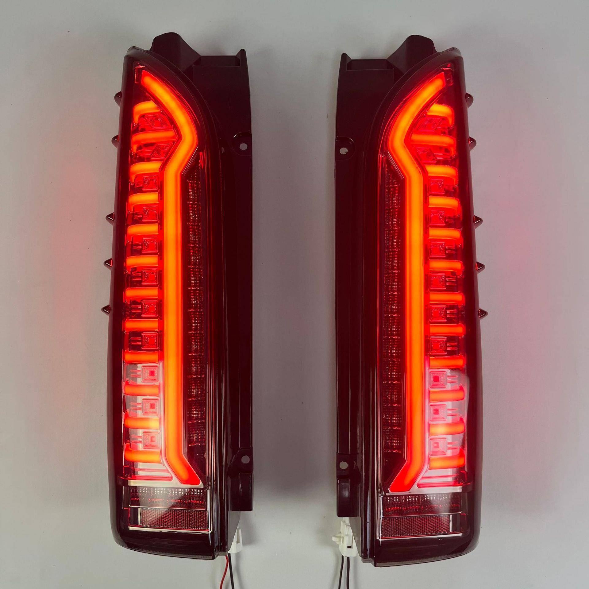 适用于05-18年丰田海狮HIACE200系改装LED尾灯刹车灯流水转向灯