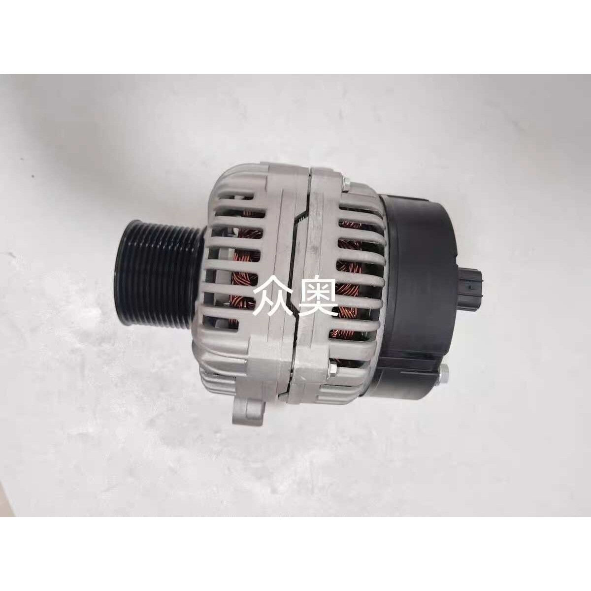 适用于依维柯货车发电机504349338发电机504349350发电机24V90A