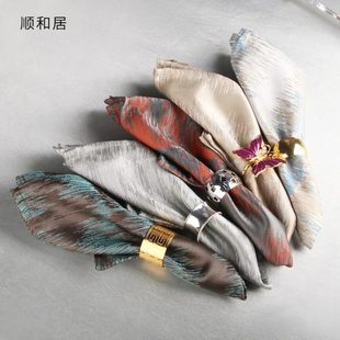 欧式加厚刺绣餐巾布围嘴布样板房间装饰餐巾扣西餐厅酒店折花口布