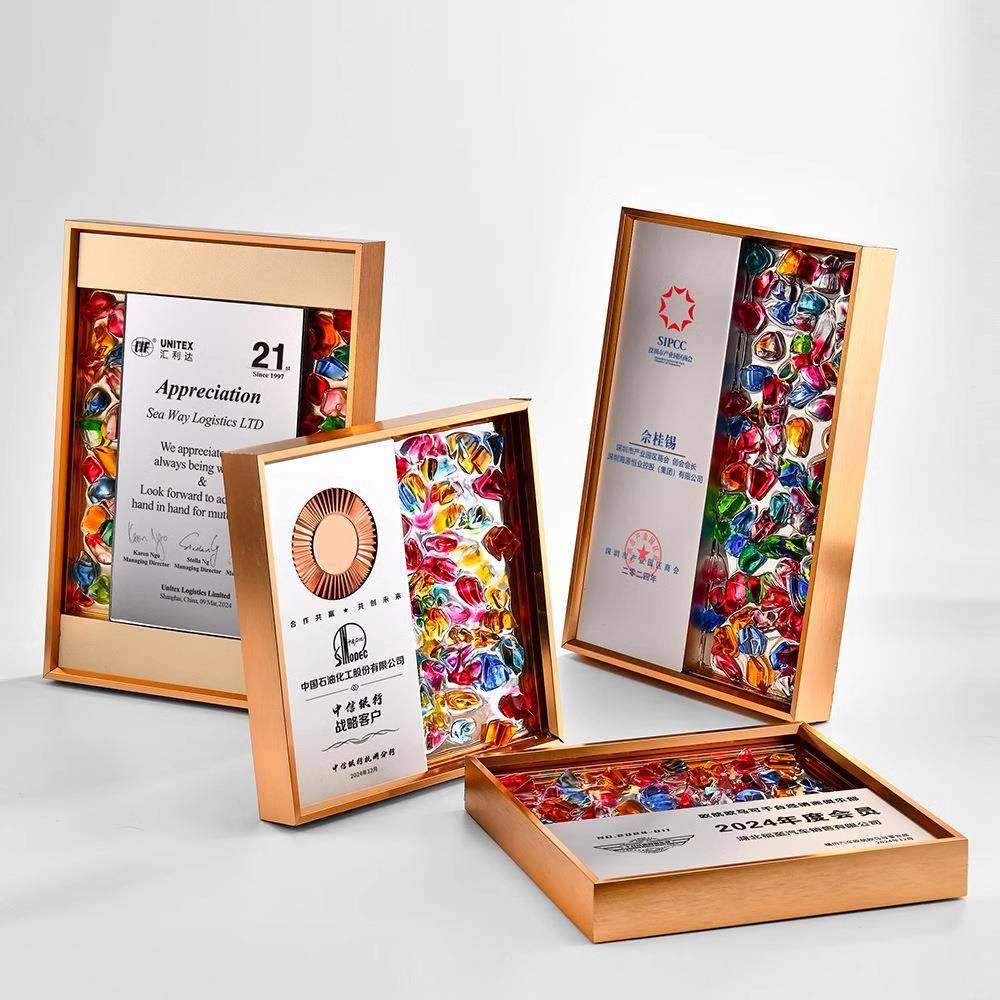 2025彩色新款琉璃奖杯定 制企业年会颁奖杰出贡献优秀员工奖牌