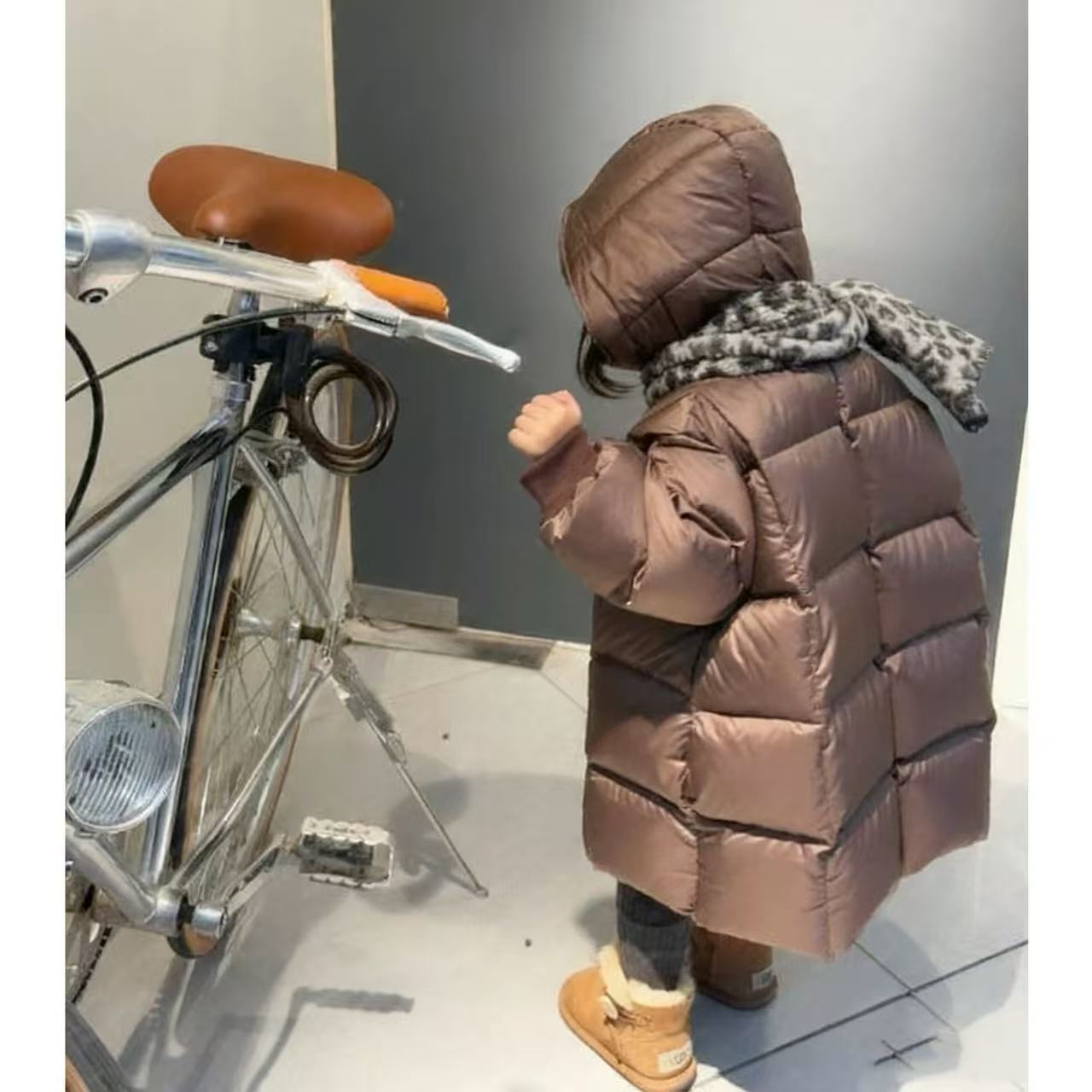 男女童冬装羽绒服外套2025新款宝宝冬季白鸭绒保暖连帽中长款上衣