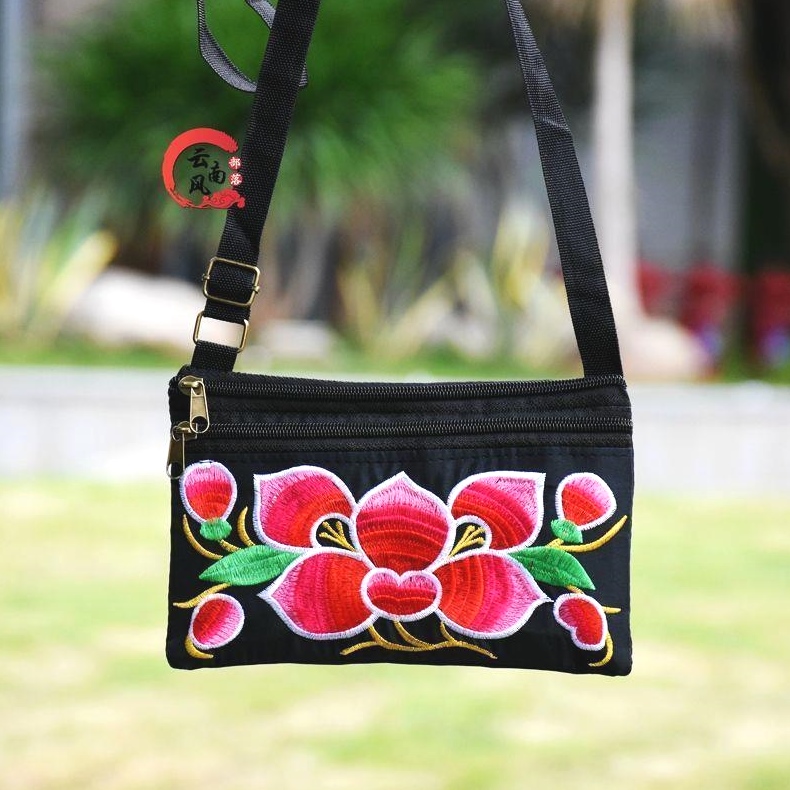 手机包斜挎民族风百搭妈妈款绣花手机零钱包中老年女士单肩小包包