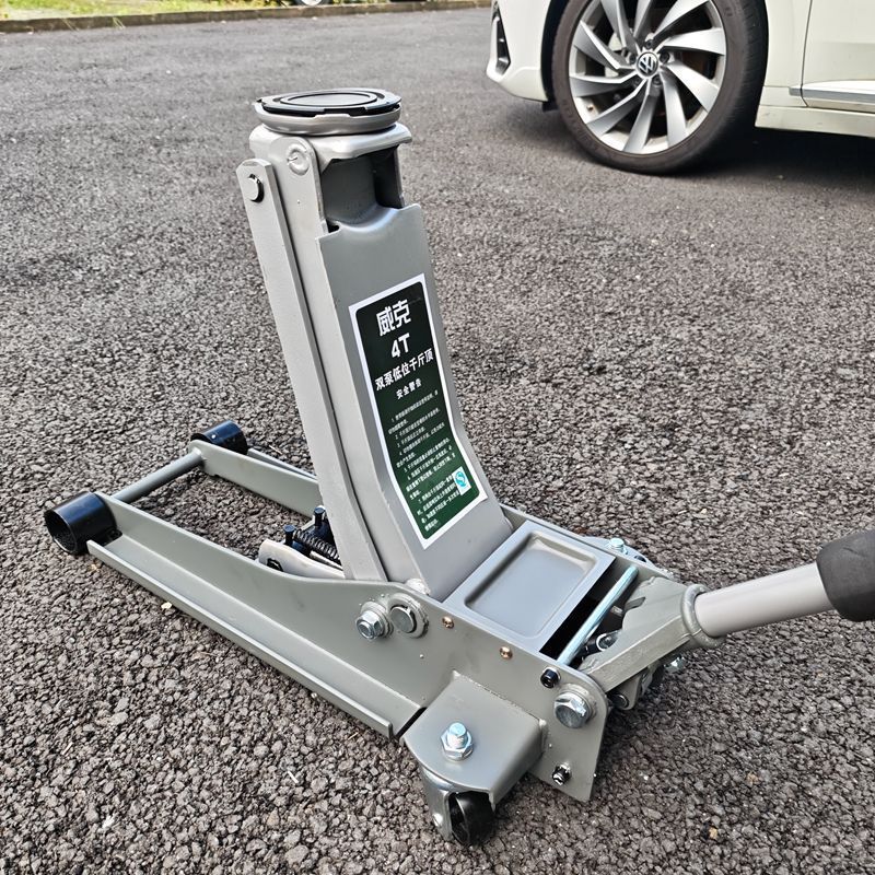 威克国标汽车小车载卧式千斤顶新款双泵液压超低位千斤顶超矮拖顶