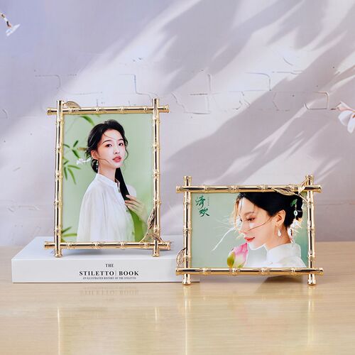 欧式婚纱照相框摆台创意金属67寸情侣照I片定制卧室摆件高级感复