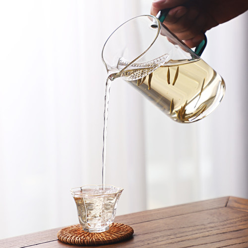 公道杯茶滤一体月牙杯木底分茶器大号过滤茶海耐热玻璃茶隔漏茶具